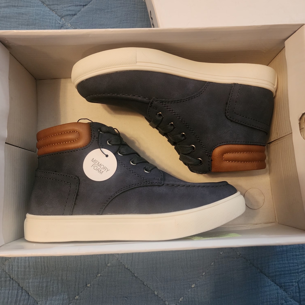 SOLD Stylish Kids High-Top Sneakers in Navy and Brown